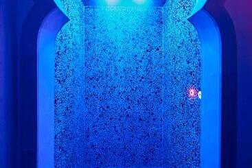 تختخواب و صبحانه Aleksandr