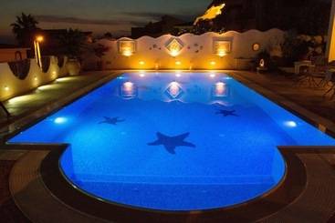 تختخواب و صبحانه La Suite Del Faro