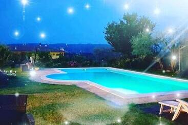 مبيت وإفطار Il Belvederino