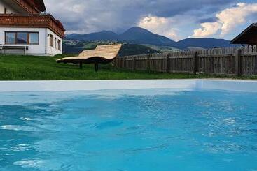 هتل Der Brunnerhof