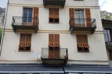 ホテル Hôtel Fleur Des Alpes