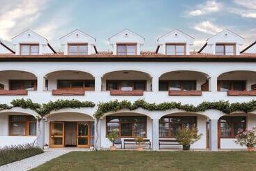 Hotelli Mörbischerhof