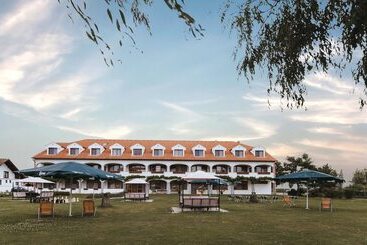 Отель Mörbischerhof