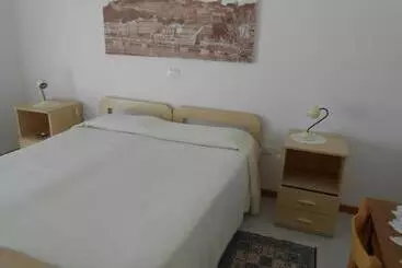 Hotelli Pensione La Scogliera