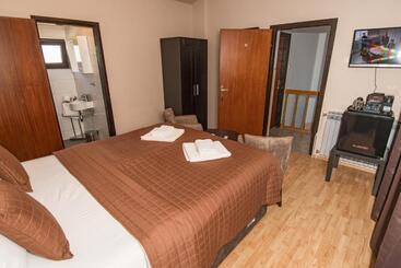 تختخواب و صبحانه Breakfast & Bed Anita