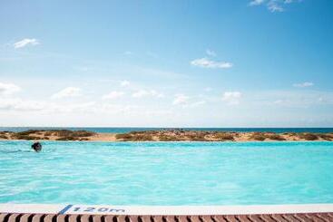 هتل Livvo Budha Beach