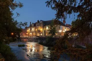 هتل The Kings Head Inn Wetherspoon