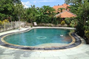 Пансион Hibiscus House Pemuteran Bali