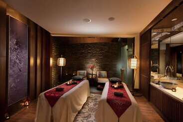 هتل Conrad Bengaluru