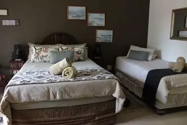 Bed & Breakfast Yenfie B And B