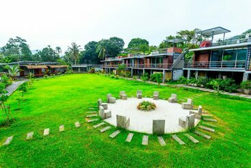 هتل Baan Boom Boxes Eco Friendly Resort