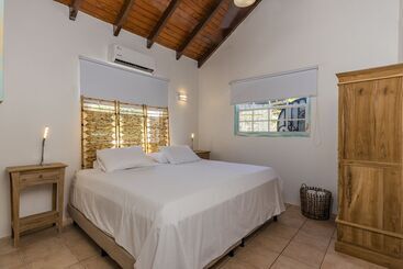 Жильё для туристов Modern Hotel Aruba