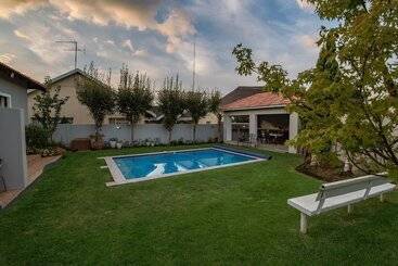 بنسيون Angelica Guest House