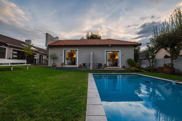 بنسيون Angelica Guest House