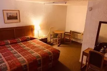 هتل Economy Inn