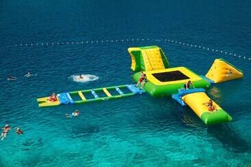 هتل Gava Waterman Milna Resort – All Inclusive