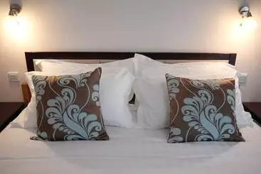 Luganvilla Business Hotel And Restaurant