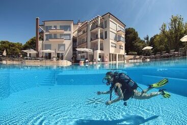 Premantura Resort   Hotel & Restaurant