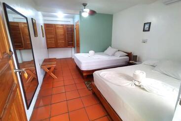 تختخواب و صبحانه Casa Marbella