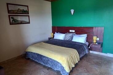 هتل Palm Rock Beach