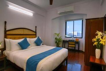 Hotell Treehouse Neptune Inn