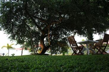 Otel Freedom Village