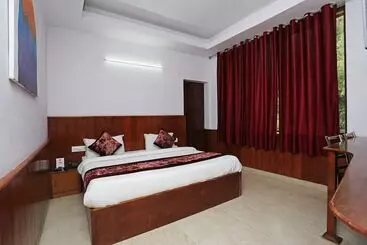 Hotel Oyo 9546 Mall Road