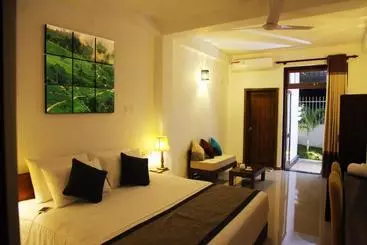 ホテル Rohini Residence