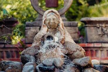 تختخواب و صبحانه Caille Blanc Villa & Adults Only