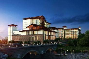 בית מלון כפרי Hilton Huizhou Longmen Resort
