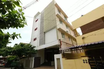 Hotel Oyo 5323 Kamadenu Residency