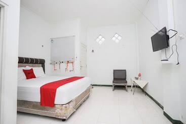 Bed and Breakfast Reddoorz Near Bundaran Kecil Palangkaraya