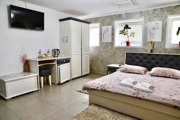 Cazare Moldi   Regim Hotelier