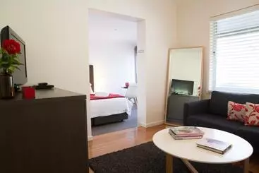 ツーリストアパートメント Furmston House & Studio