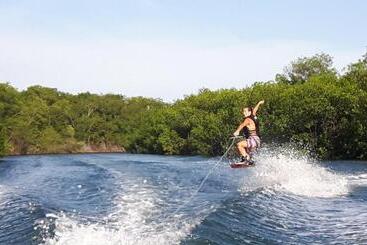 הוסטל Mano A Mano Eco Hostal