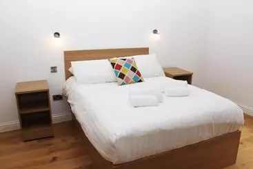 Bed and Breakfast Flexistay Leicester Gable Apart