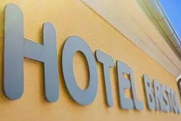 Hotel Bristol