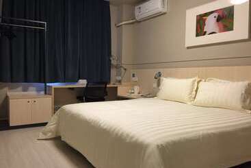 בית מלון כפרי Jinjiang Inn South Zhonghua Street College North Road, Handan