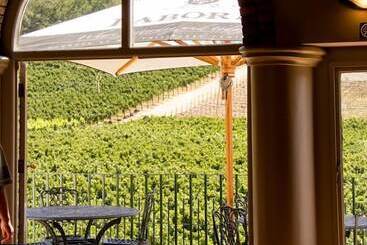 בית מלון כפרי Laborie Estate