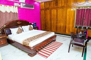 Hotell Oyo 9054 Velaga Inn