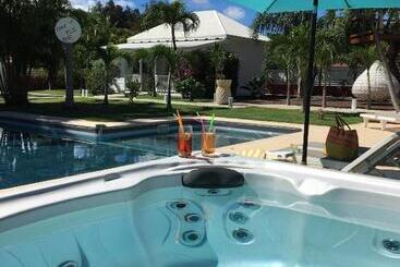 住宿加早餐  Chambres D Hôtes Chez Flo