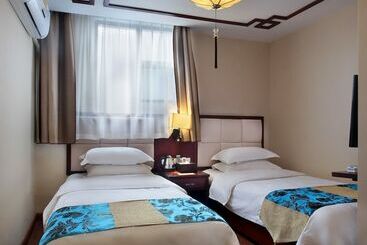 בית מלון כפרי Moon Reflection River Lnn