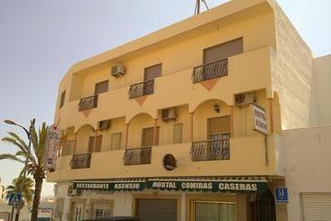 Retkeilymaja Hostal Asensio Nijar