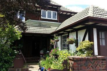 Bed and Breakfast Barnett Lodge