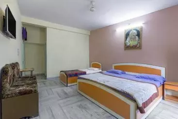 Hotel Surya Laxman Jhula