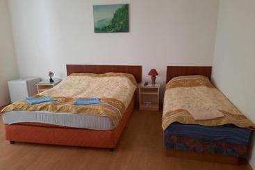 آپارتمانهای توریستها Bajam Apartments