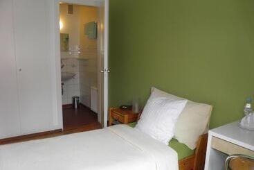 ホテル Auberge Au Cavalier