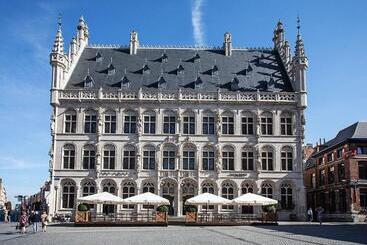 هتل The Fourth  Tafelrond