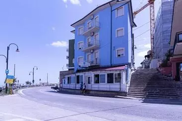 تختخواب و صبحانه Locanda Dell'adriatica