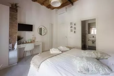 تختخواب و صبحانه White Ostilia Guesthouse
